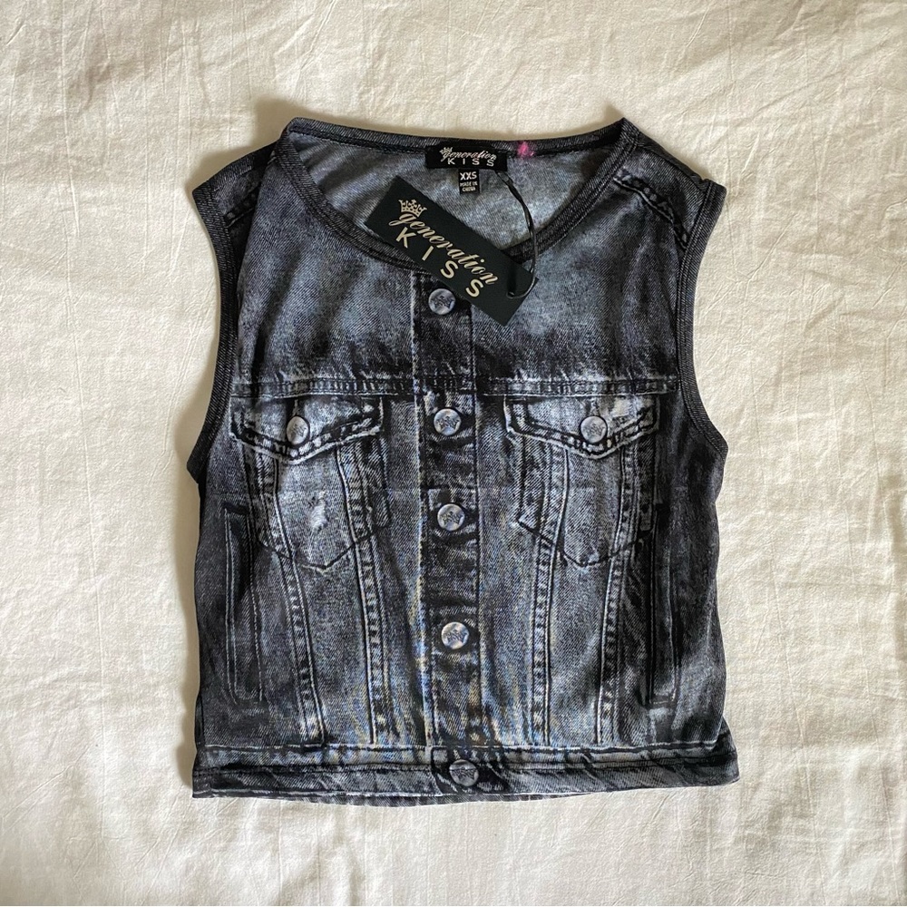 NWT gen kiss denim print top